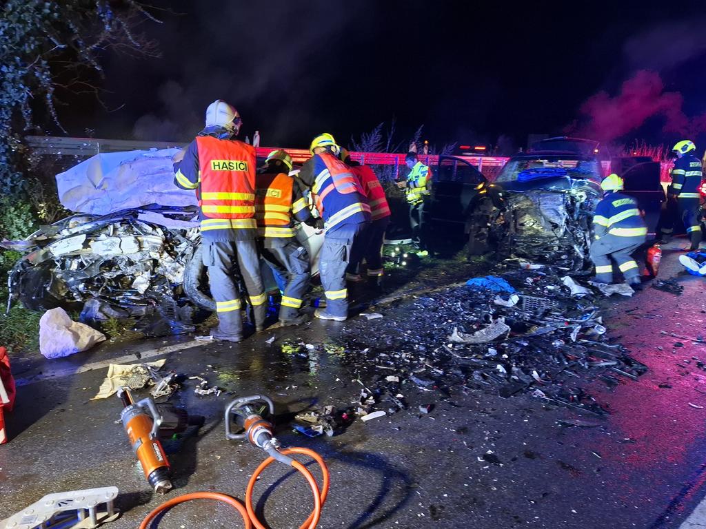 Tragická nehoda u Břuchotína u Olomouce. Foto: HZS