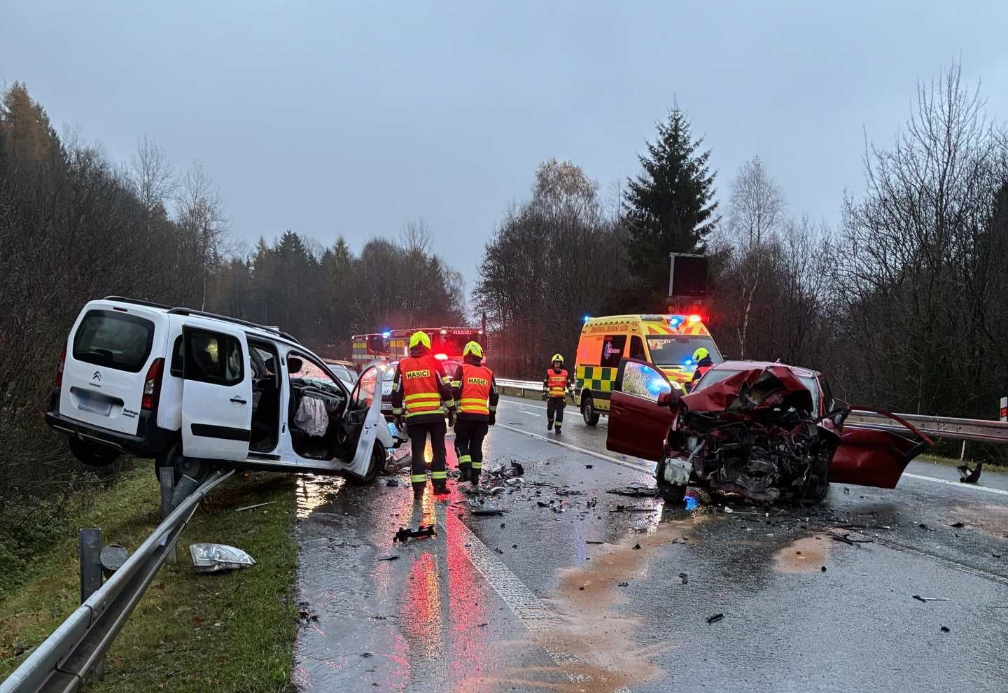 Vážná nehoda u Rychnova u Jablonce. Foto: HZS