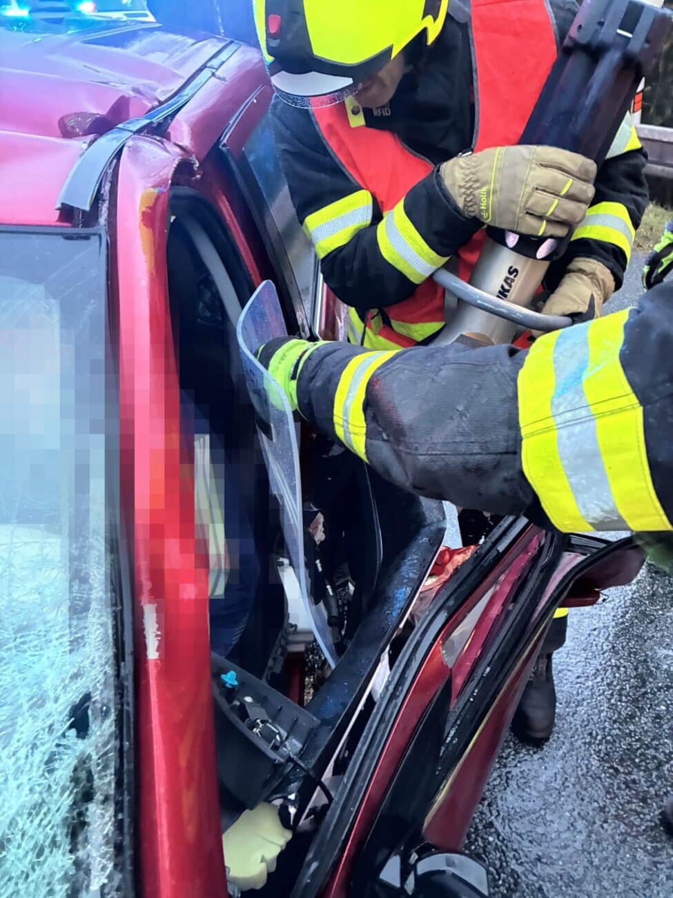 Vážná nehoda u Rychnova u Jablonce. Foto: HZS