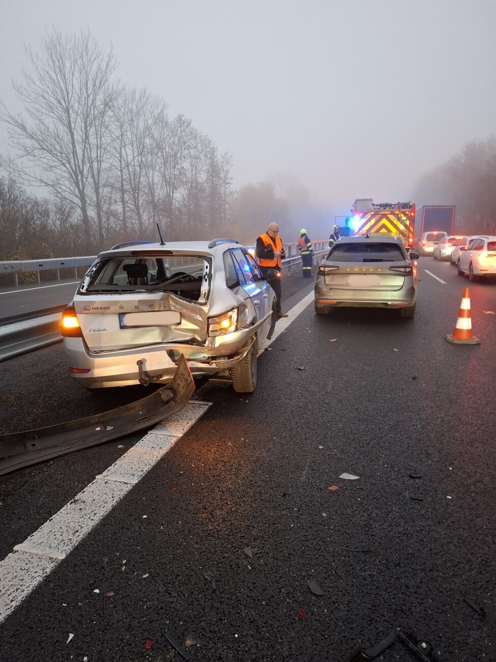 Další nehoda se na D35 stala u Unčovic. Foto: HZS