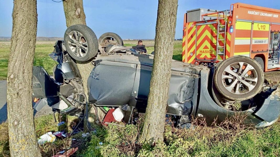 Nehoda u Uhříněvsi. Foto: HZS