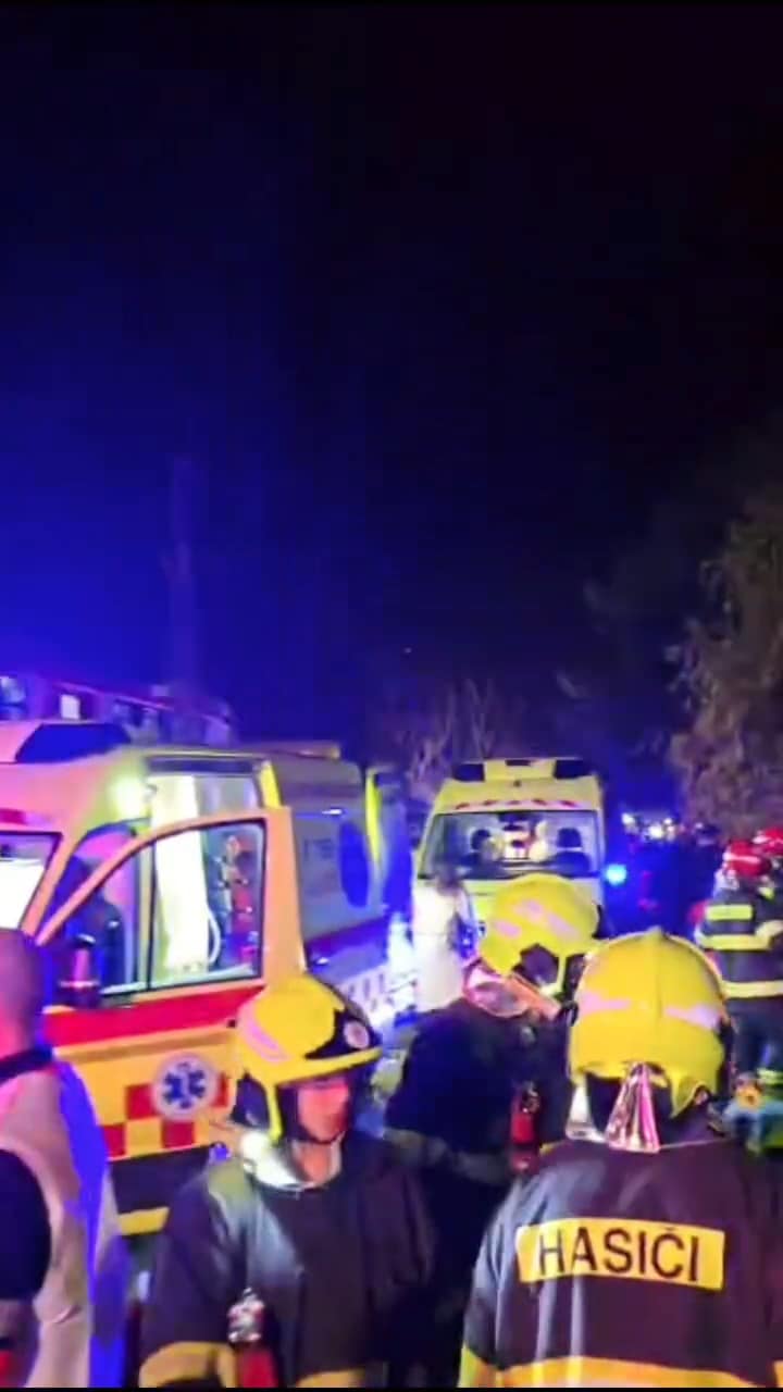 VIDEO: Zásah záchranářů u nehody vlaků u Pezinku. Video: MVSR