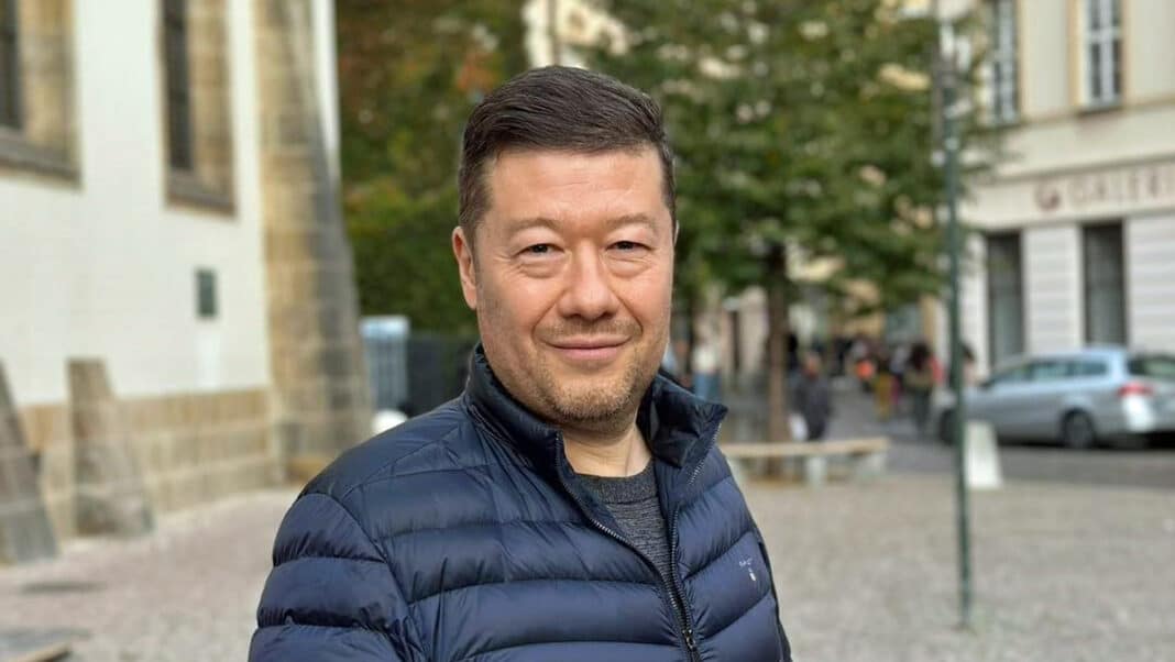 Novým předsedou Sněmovny je Tomio Okamura.