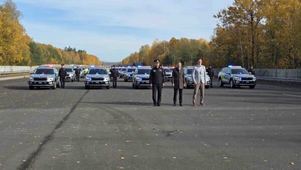 Policie přebírá nové služební vozy. Foto: ČRzprávy