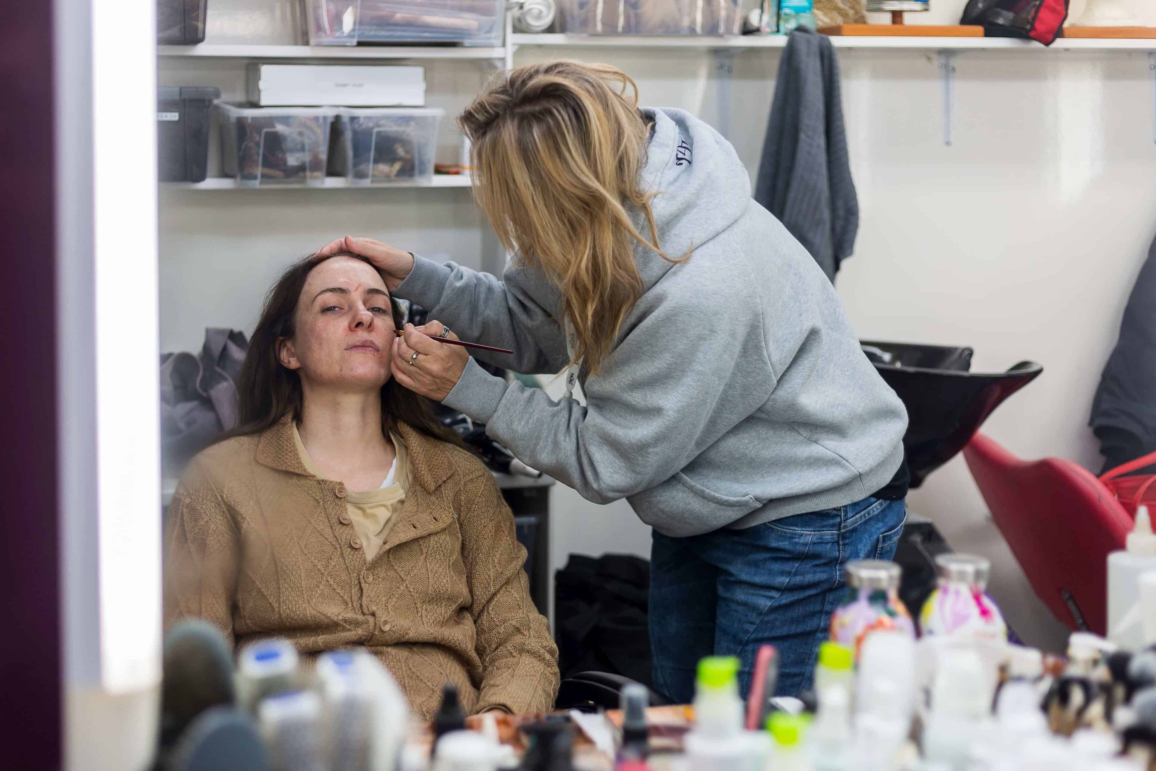 Proměna Elizavety Maximové do role ve filmu Máma. Foto: ČT / Radek Miča
