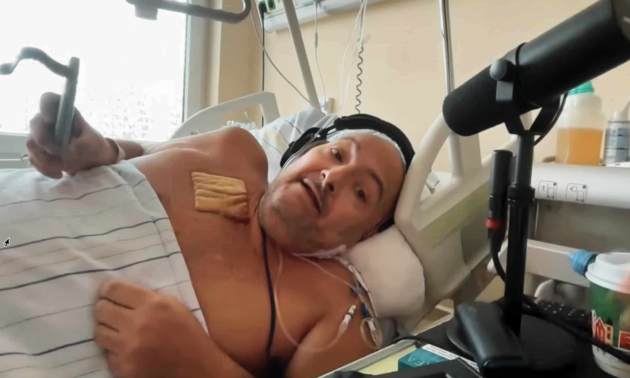 Patrik Hezucký leží v benešovské nemocnici. Zdroj: Youtube/Lepší už to nebude