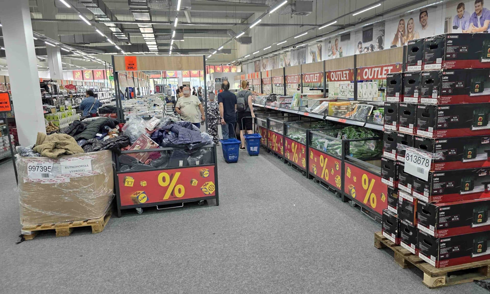 Prodejna Lidl outlet. Foto: Eva Kolnerová, ČRzprávy
