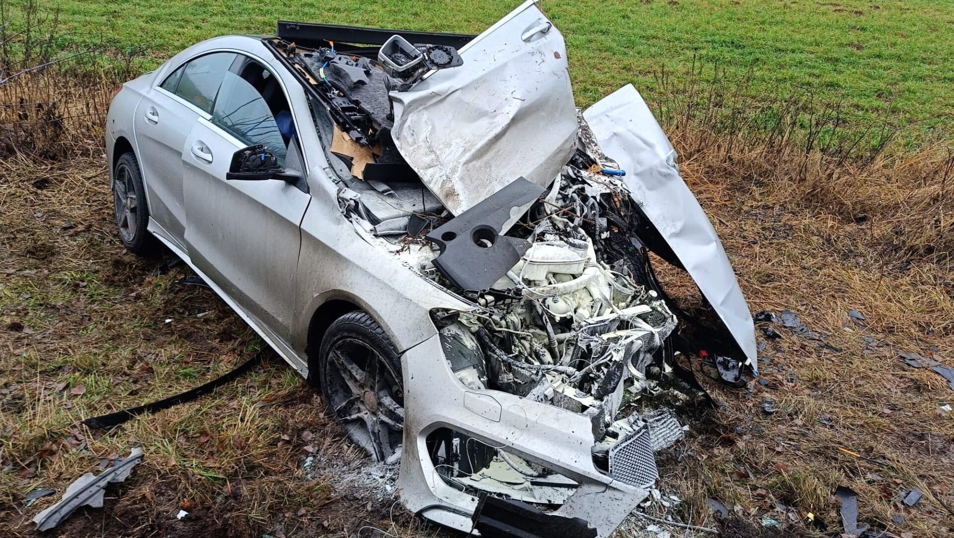 Vážná nehoda mezi Výšinkou a Stříteží. Foto: HZS
