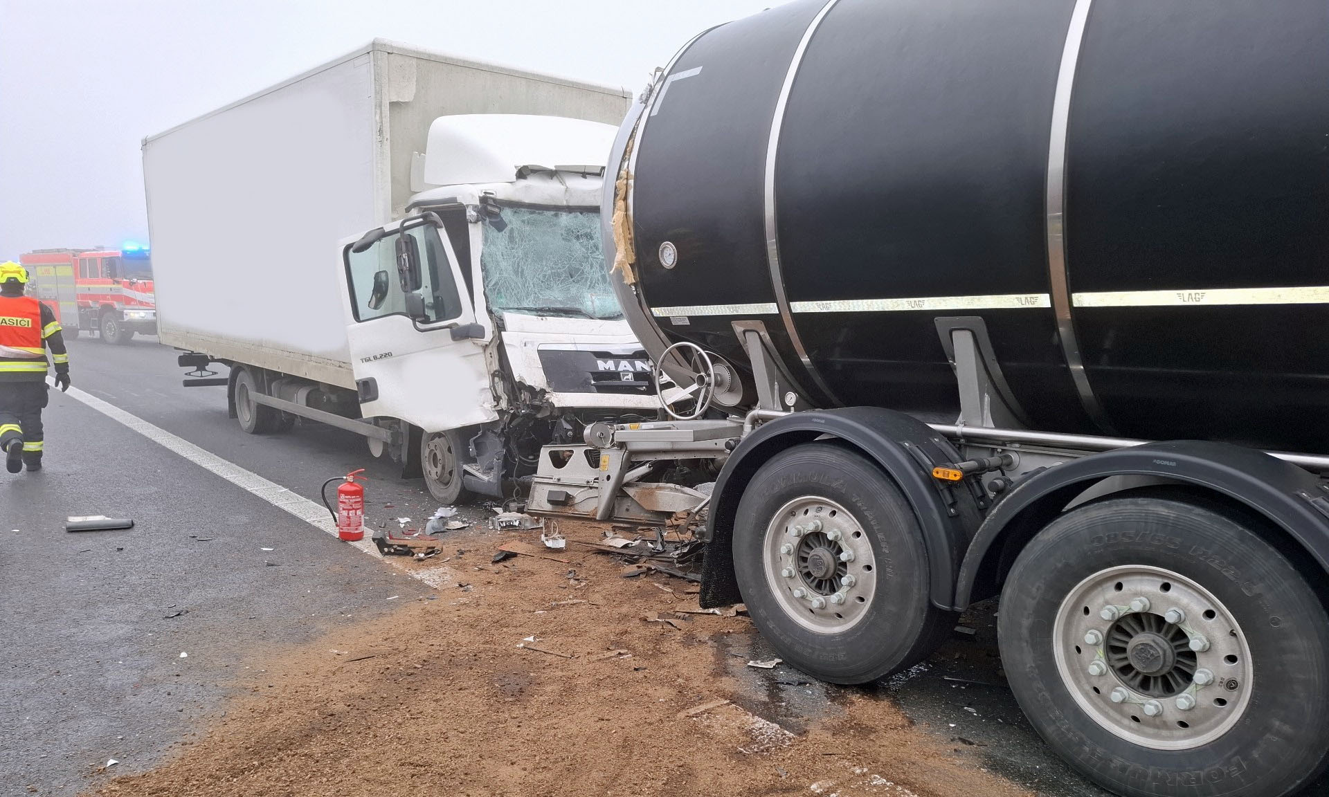 Vážná nehoda na dálnici D1 u Lipníku. Foto: HZS