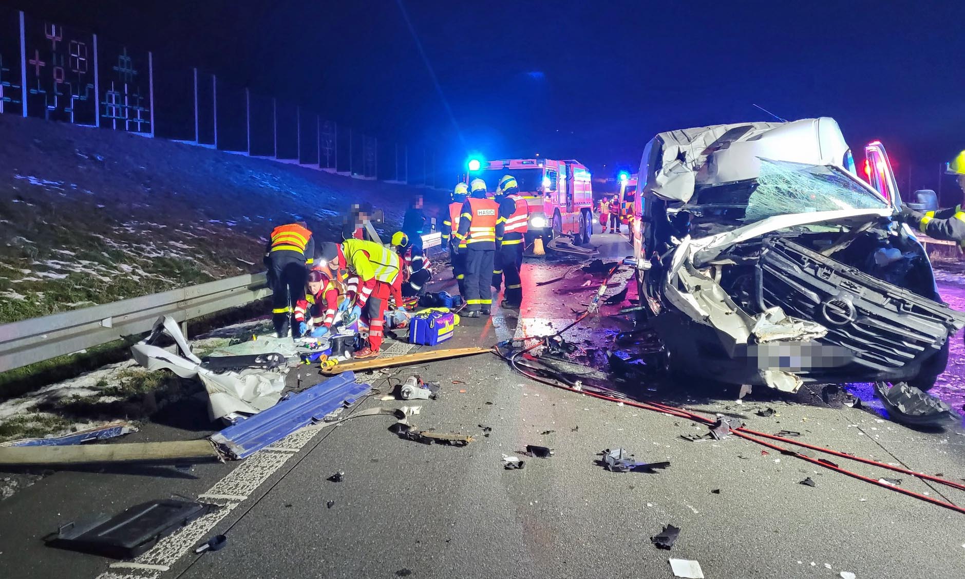 Vážná nehoda na dálnici D48. Foto: HZS