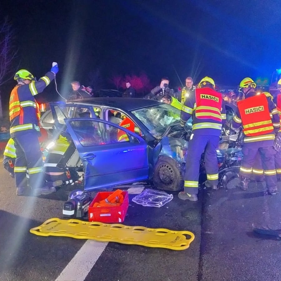 Vážná nehoda u Bělušic. Foto: HZS