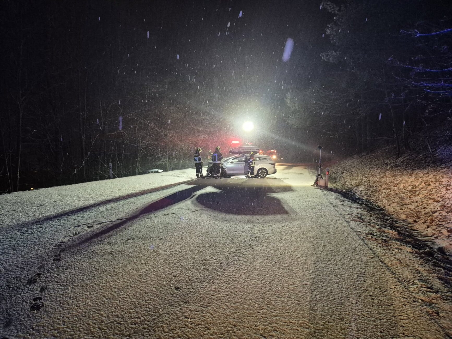 Vážná nehoda u Trutnova. Hasiči Horní Maršov