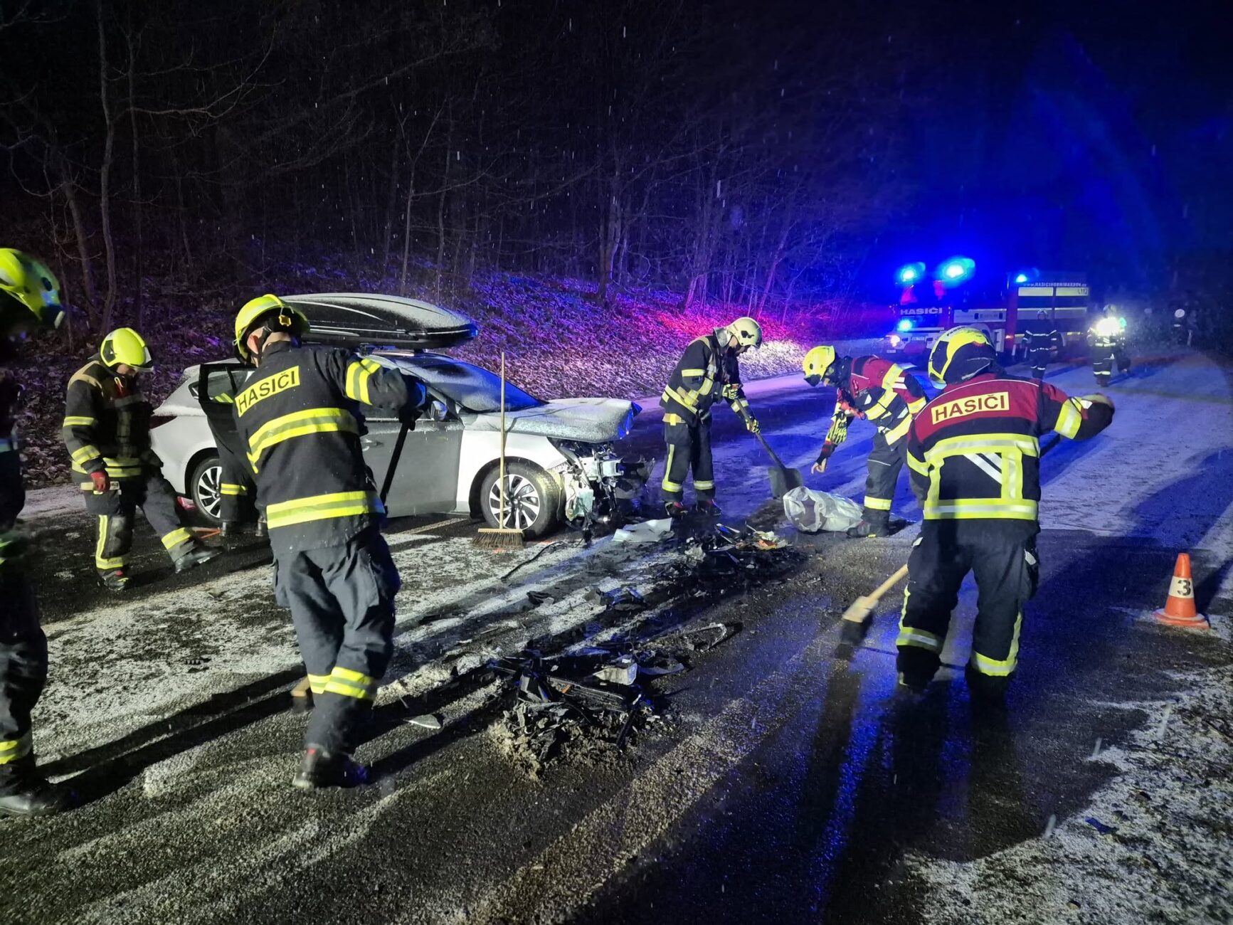 Vážná nehoda u Trutnova. Hasiči Horní Maršov