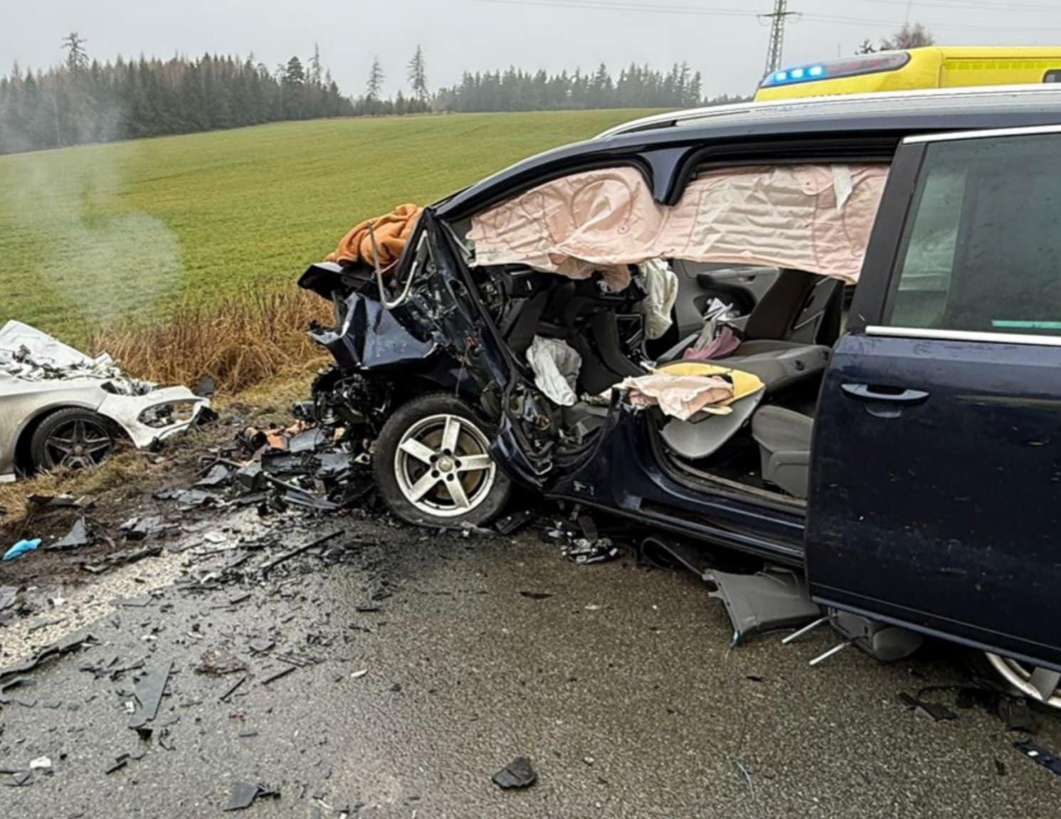Vážná nehoda mezi Výšinkou a Stříteží. Foto: HZS