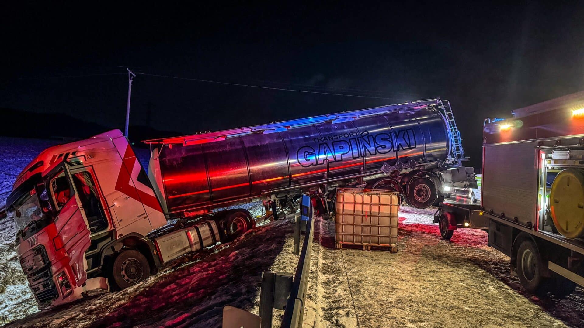 Nehoda kamionu na D35 u Bělotína. Foto: HZS