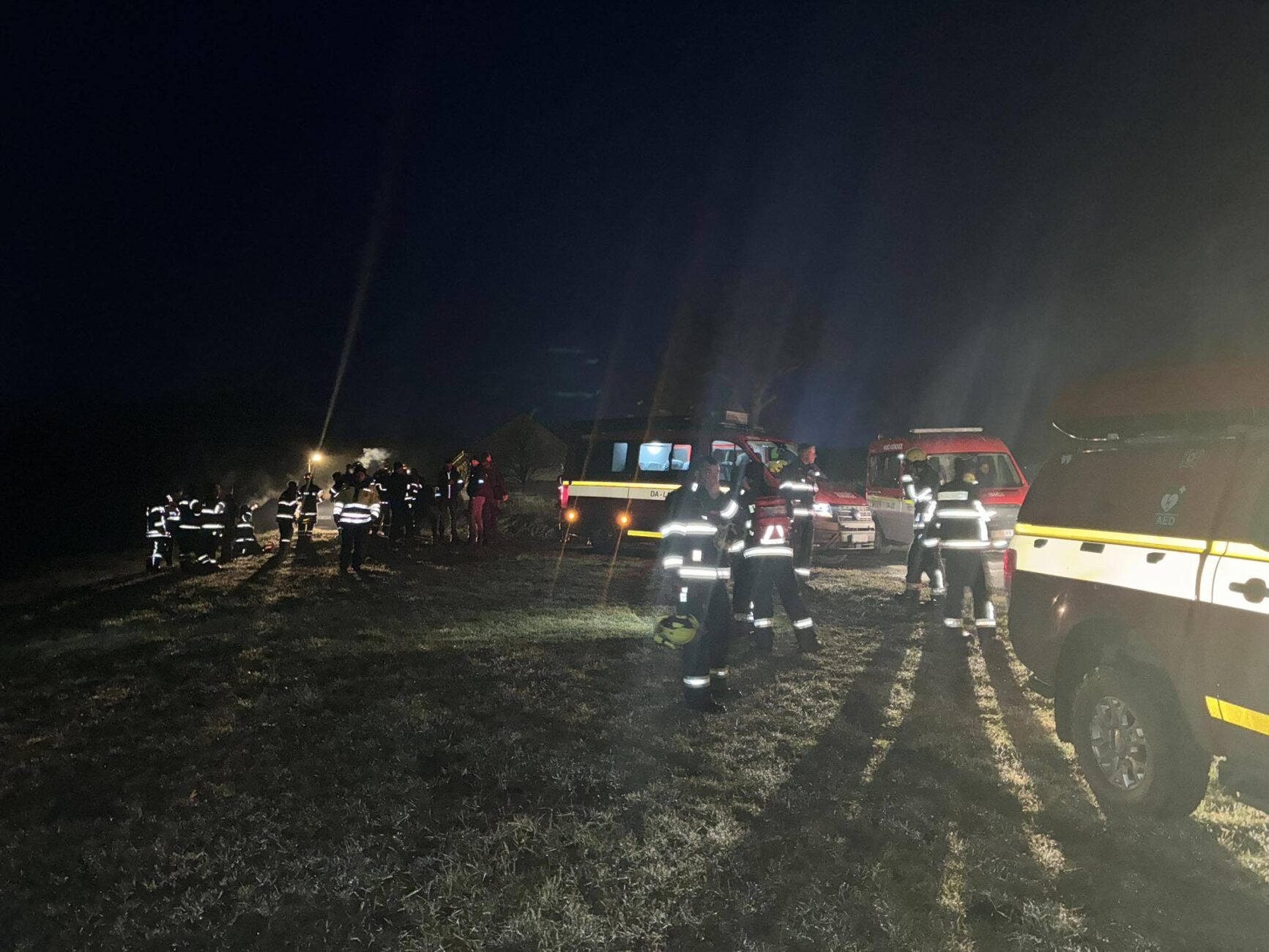 Po chlapci dál pátrají hasiči i policisté. Foto: SDH / Josef Gabrhelík