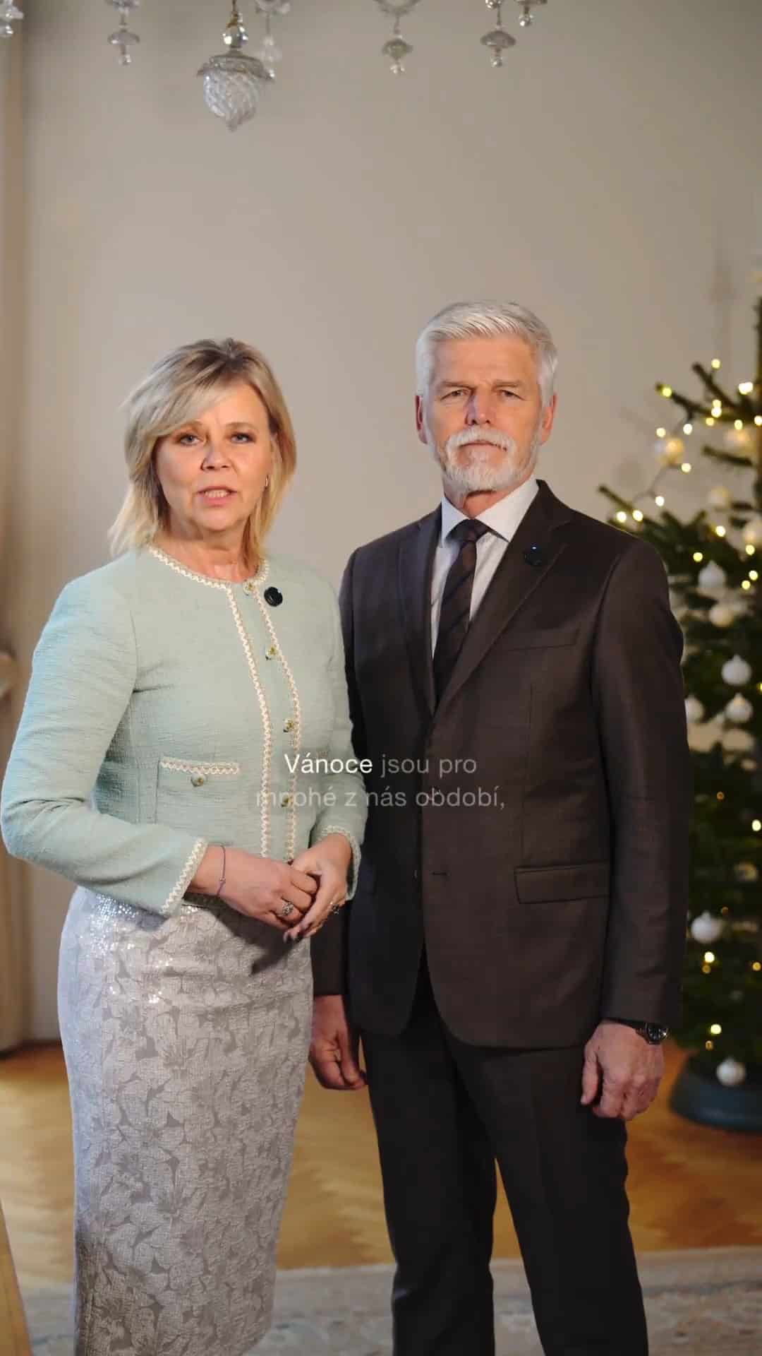 VIDEO: Prezident Pavel s manželkou Evou přejí k Vánocům. Zdroj: X/PrezidentPavel