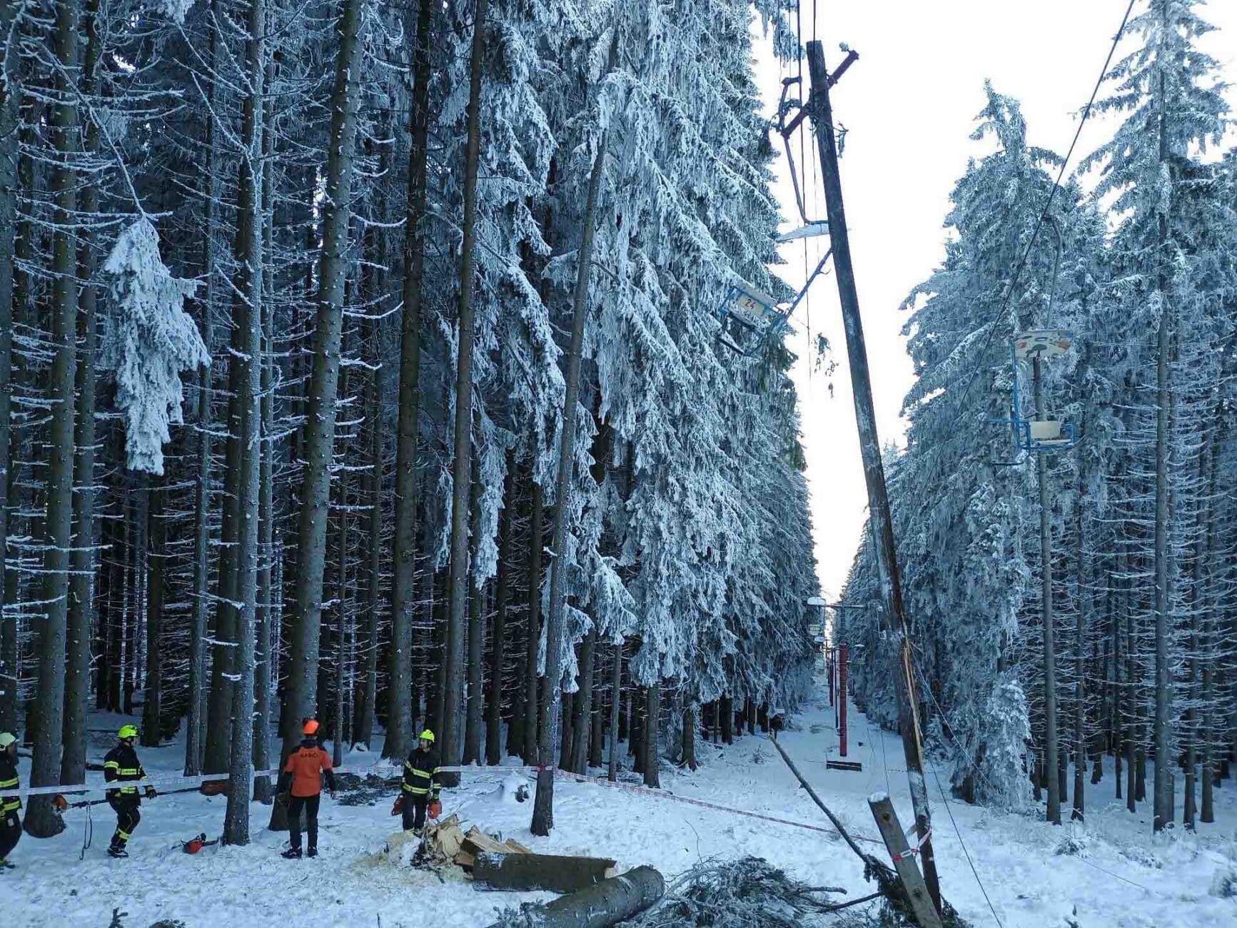 Pád lanovky na Kleti. Foto: HZS