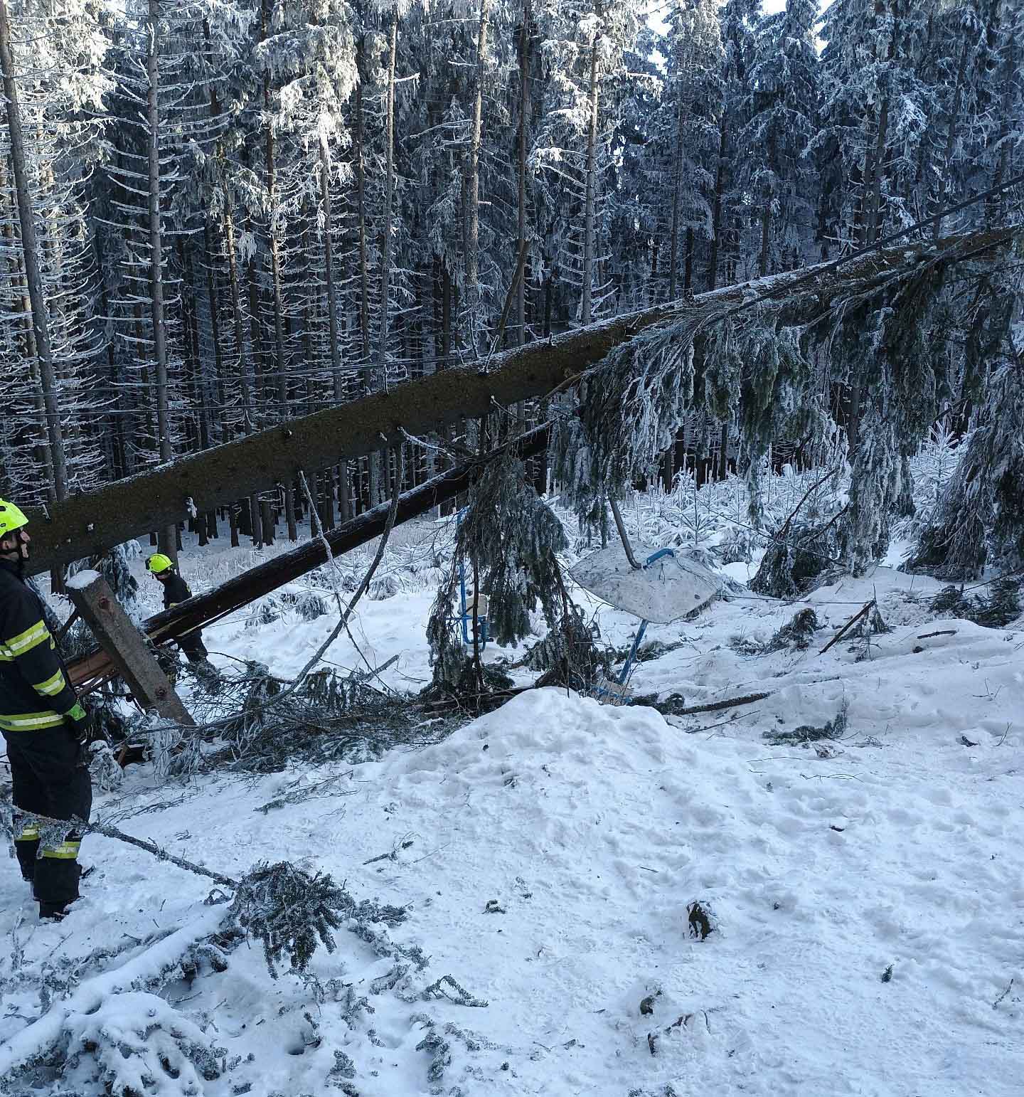 Pád lanovky na Kleti. Foto: HZS