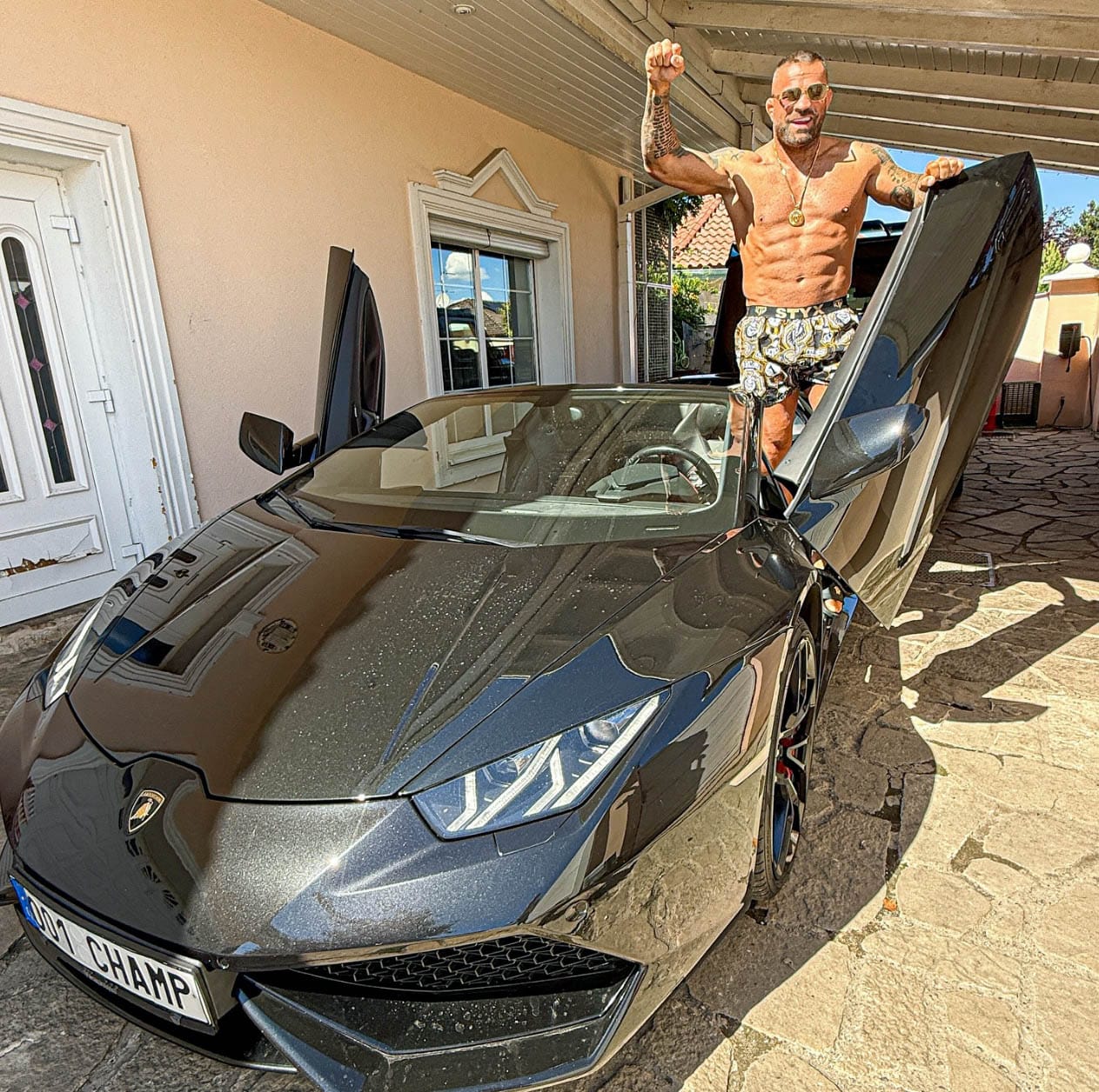 Karlos Vémola si Lamborghini nadělil k narozeninám. Zdroj: IG