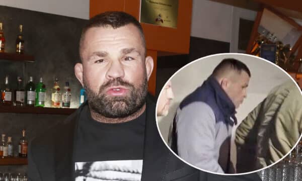 Karlos Vémola při převozu na operaci. Zdroj: Nextfoto a TN.cz