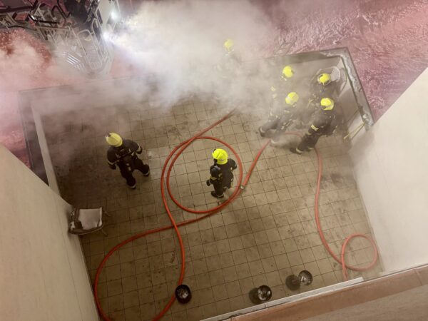 Požár na vysokoškolských kolejích v Praze na Břevnově. Foto: HZS Praha