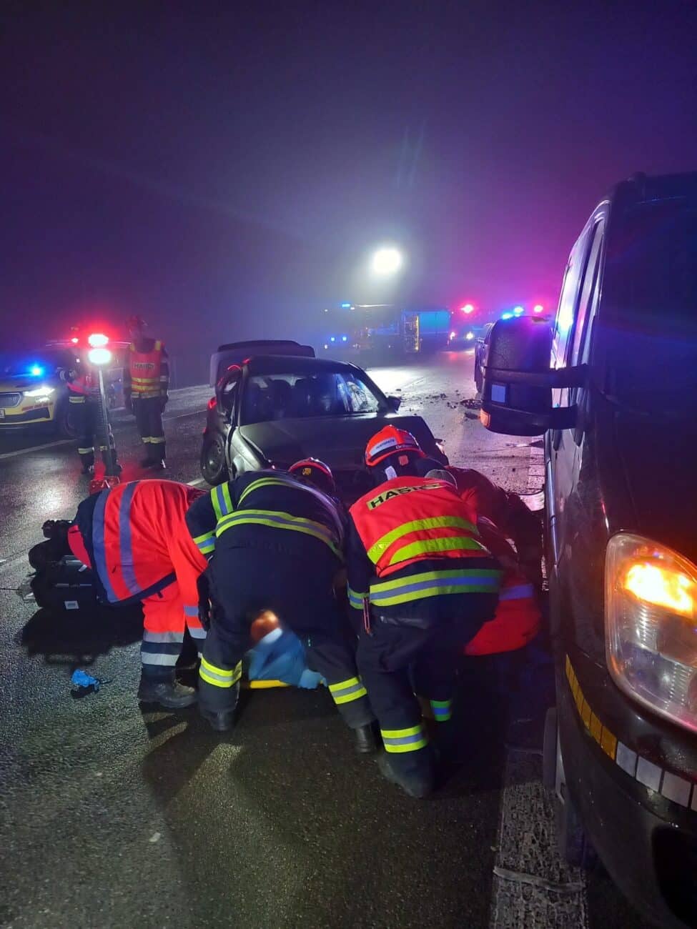 Nehoda na dálnici D2. Foto: HZS JMK