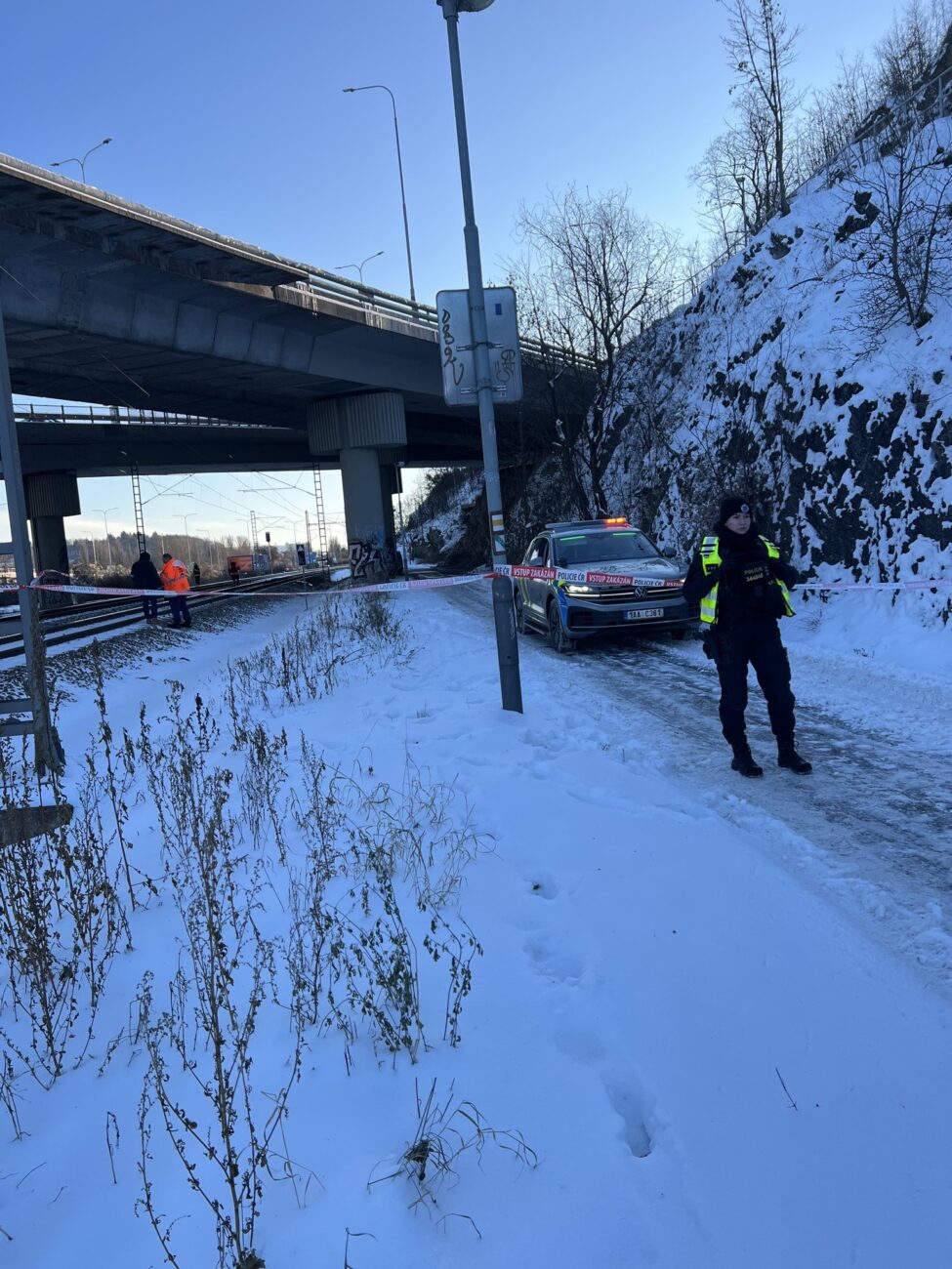 Na trati pod Barrandovským mostem srazil vlak ženu. Foto: PČR