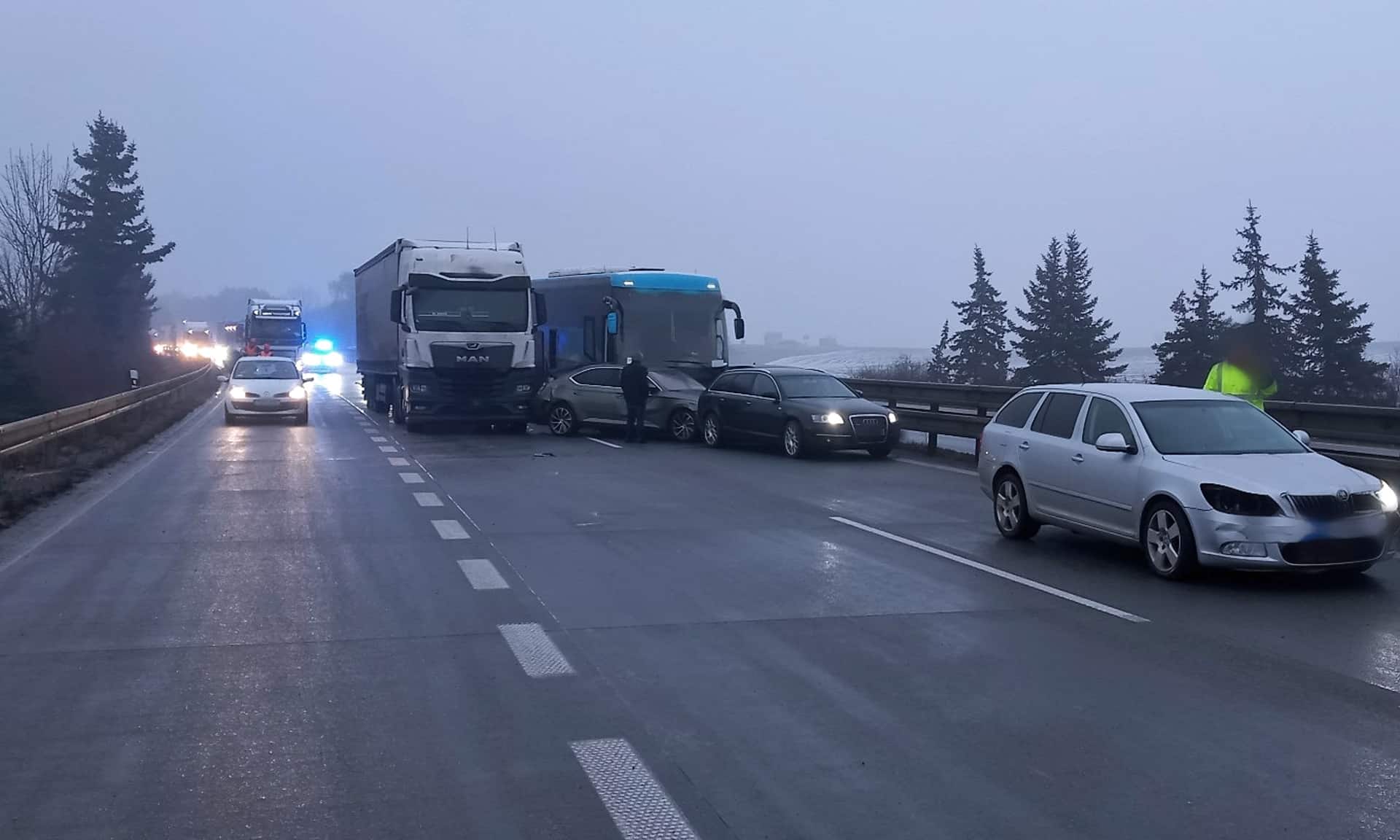 Nehoda na dálnici D1. Foto: HZS JMK