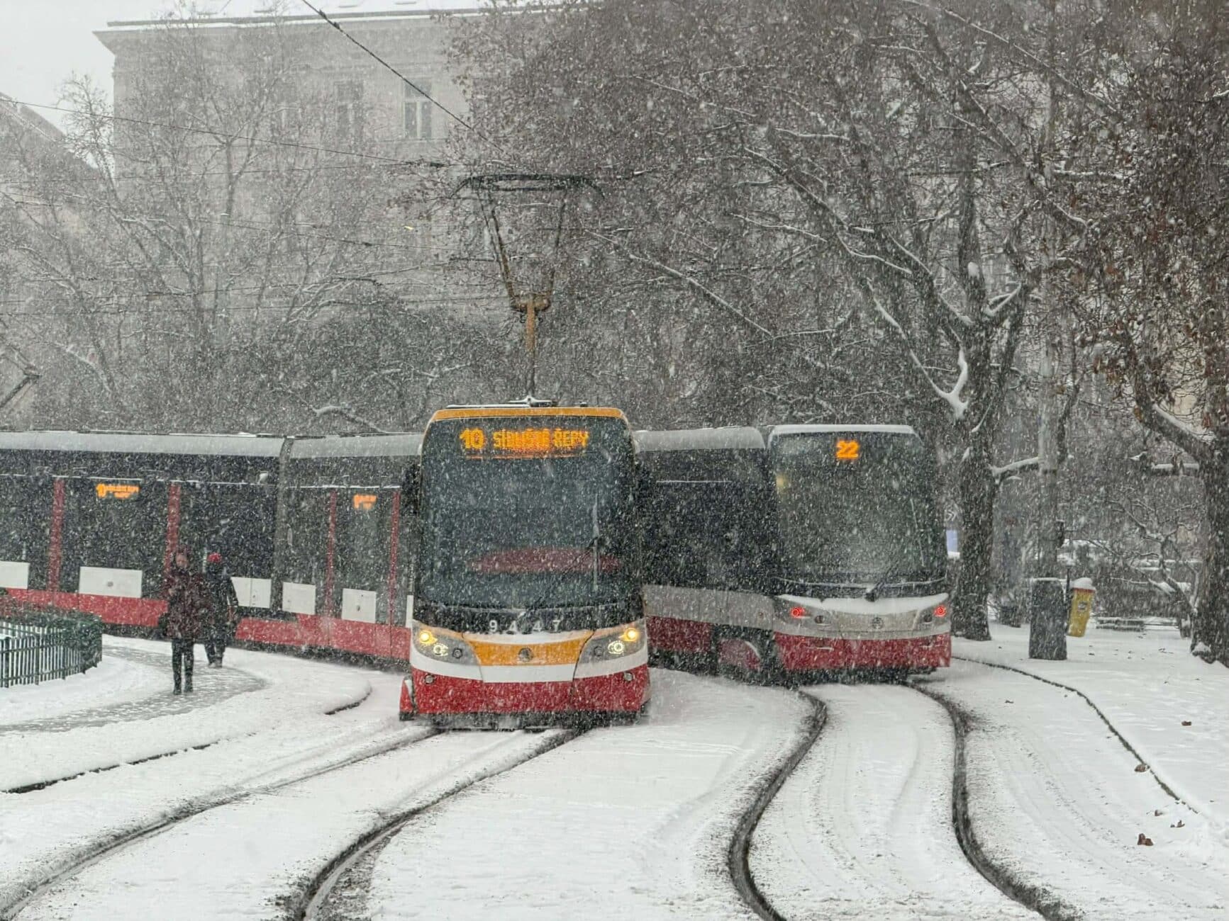 Kvůli sněhu měly problémy tramvaje. Foto: PID