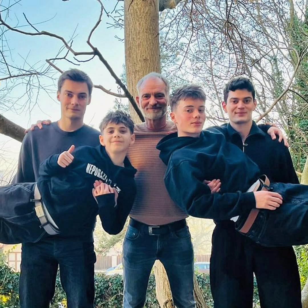 Ivan Trojan a jeho čtyři synové. Foto: Instragram