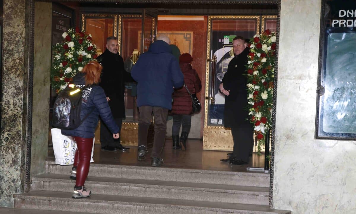 Lidé přichází na poslední rozloučení s Janou Brejchovou. Foto: Nextfoto