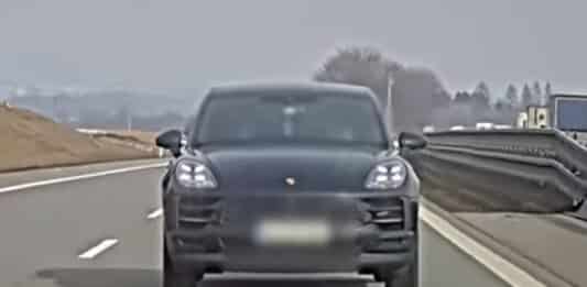 Porsche uhánělo po D1 rychlostí 200 km/h. Foto: Policie ČR