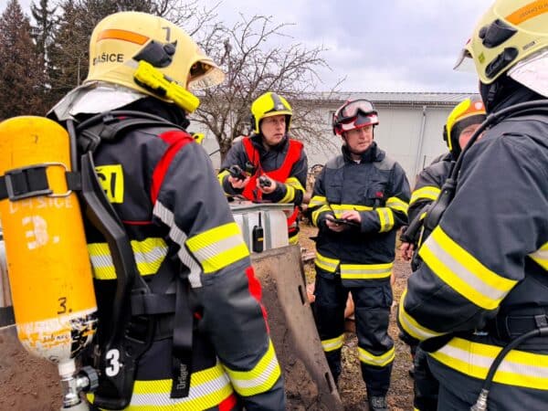 Požár v obci Dolní Roveň. Foto: HZS Pardubického kraje