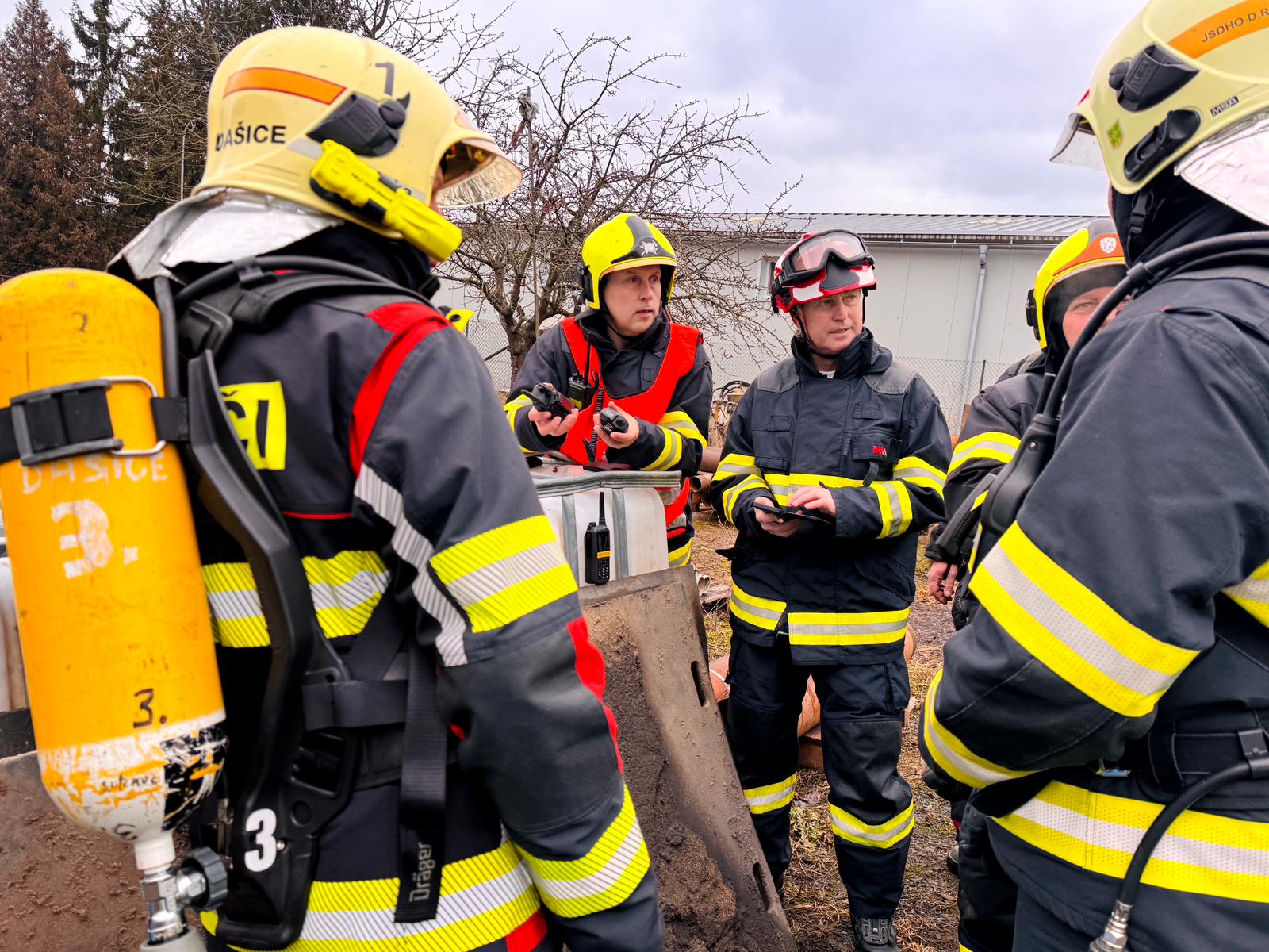 Požár v obci Dolní Roveň. Foto: HZS Pardubického kraje