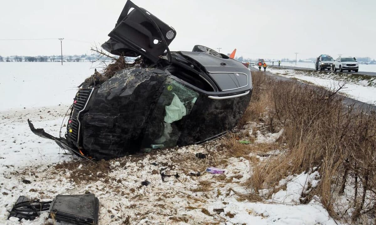Muž v Šumperku ukradl taxi vůz a záměrně s ním havaroval. Foto: Policie ČR