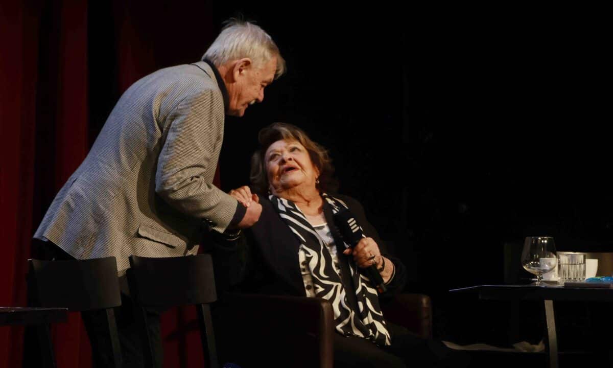 Moderátor a bavič Karel Šíp přeje k 95. narozeninám Jiřině Bohdalové. Foto: Nextfoto