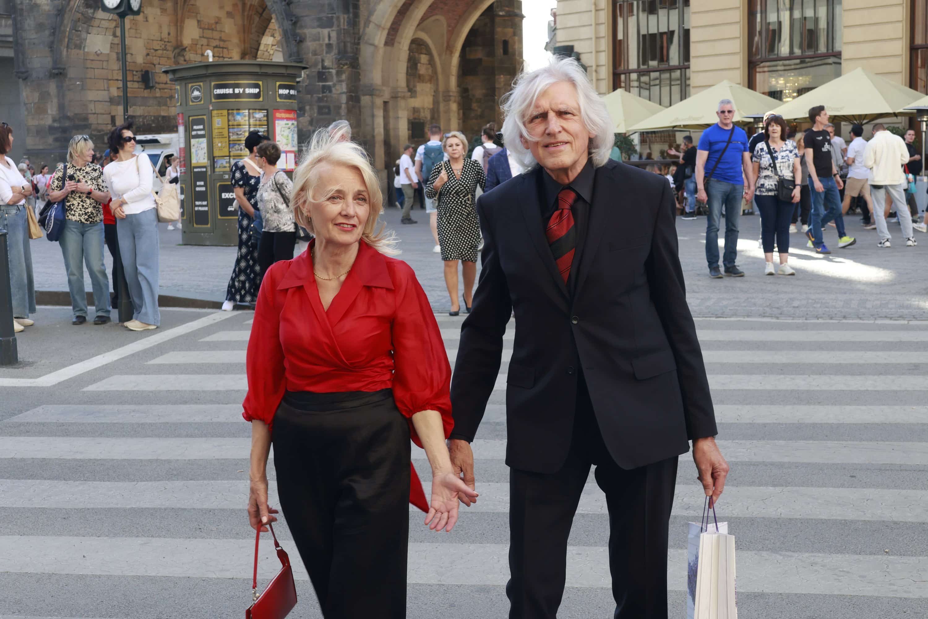 Oslava 95. narozenin Jiřiny Bohdalové: Herečka Veronika Žilková s partnerem. Foto: Nextfoto