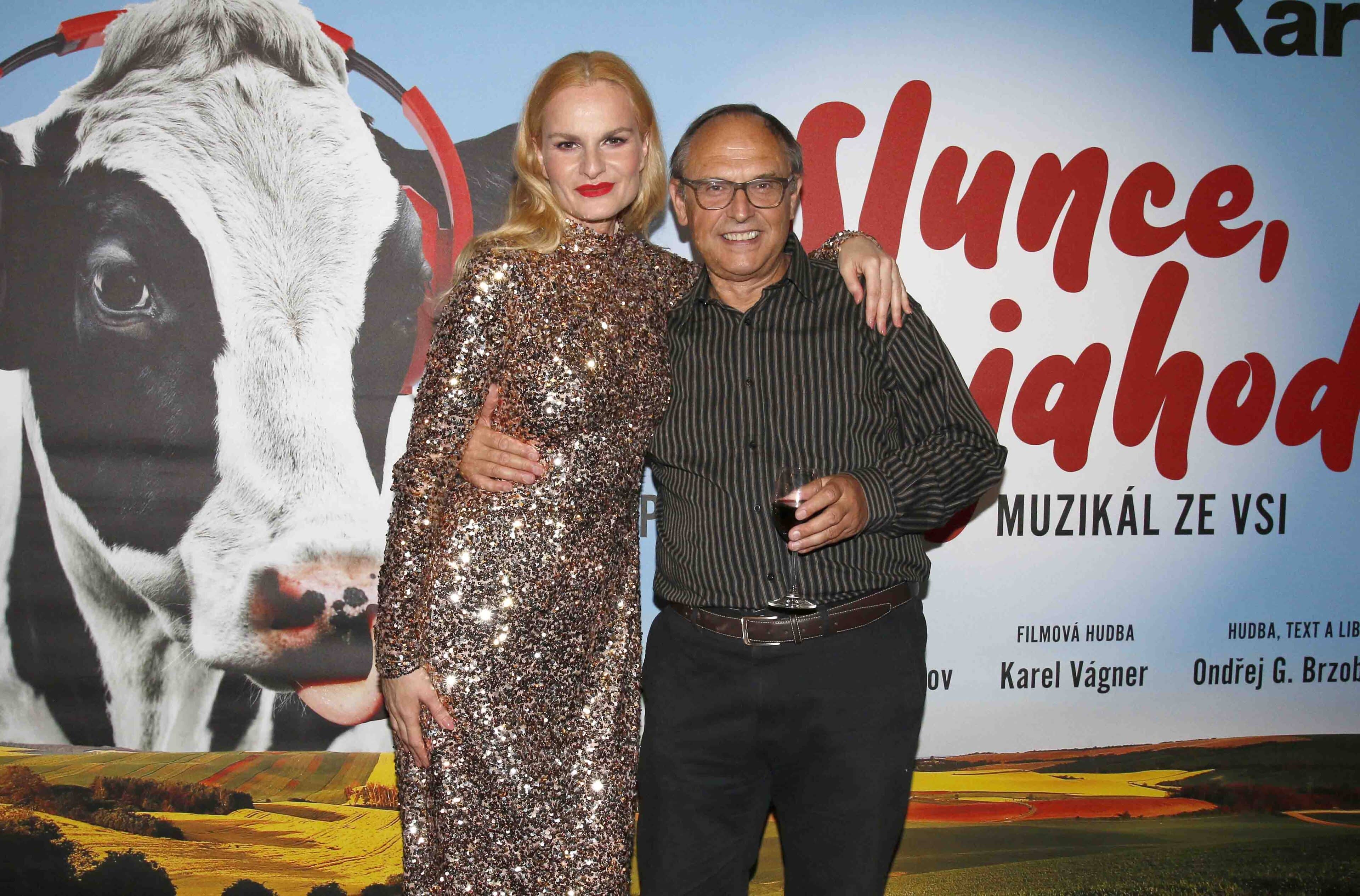 Pavel Kikinčuk si zahrál také v muzikálu Slunce, seno, jahody. Na snímku s Ivou Pazderkovou. Foto: Nextfoto