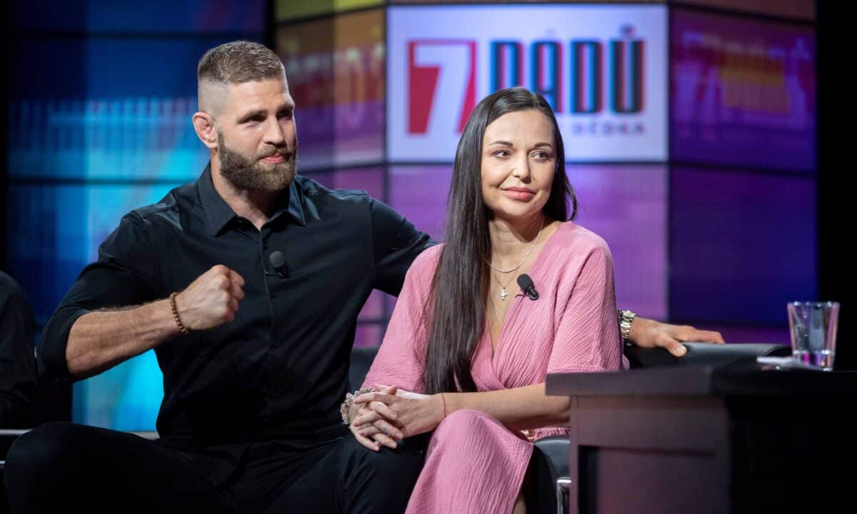 Jiří Procházka a Kamila Kordulíková v posledním dílu 7 pádů Honzy Dědka na Primě. Foto: TV Prima