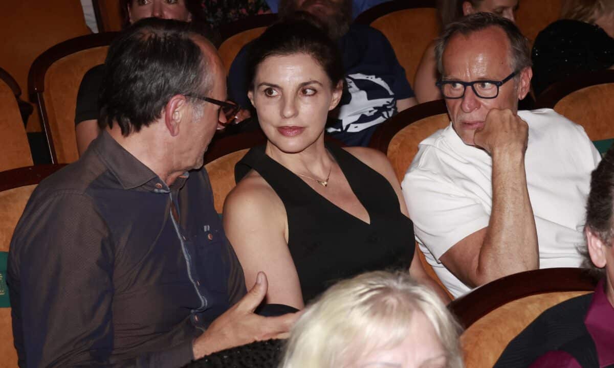 Karel Roden (vpravo) po dlouhé době vyvedl manželkou Lauru na filmovou premiéru. Foto: Nextfoto