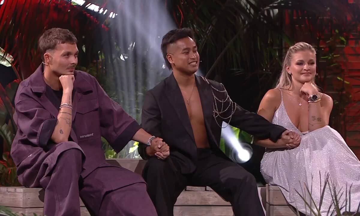 Finálová trojice Otakar, Luki a Kristina čekají na přečtení hlasů poroty. Foto: TV Nova / se souhlasem