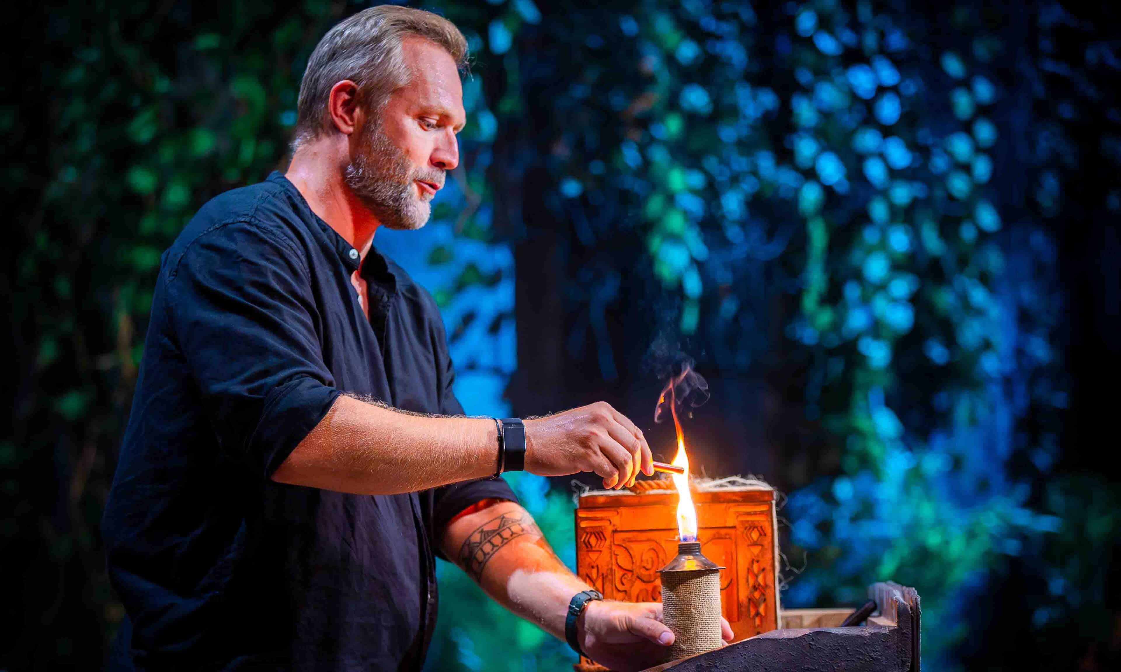 Ondřej Novotný po kenové radě hlasy zapečetil a výsledek přečetl až dnes v Praze. Foto: poskytla TV Nova
