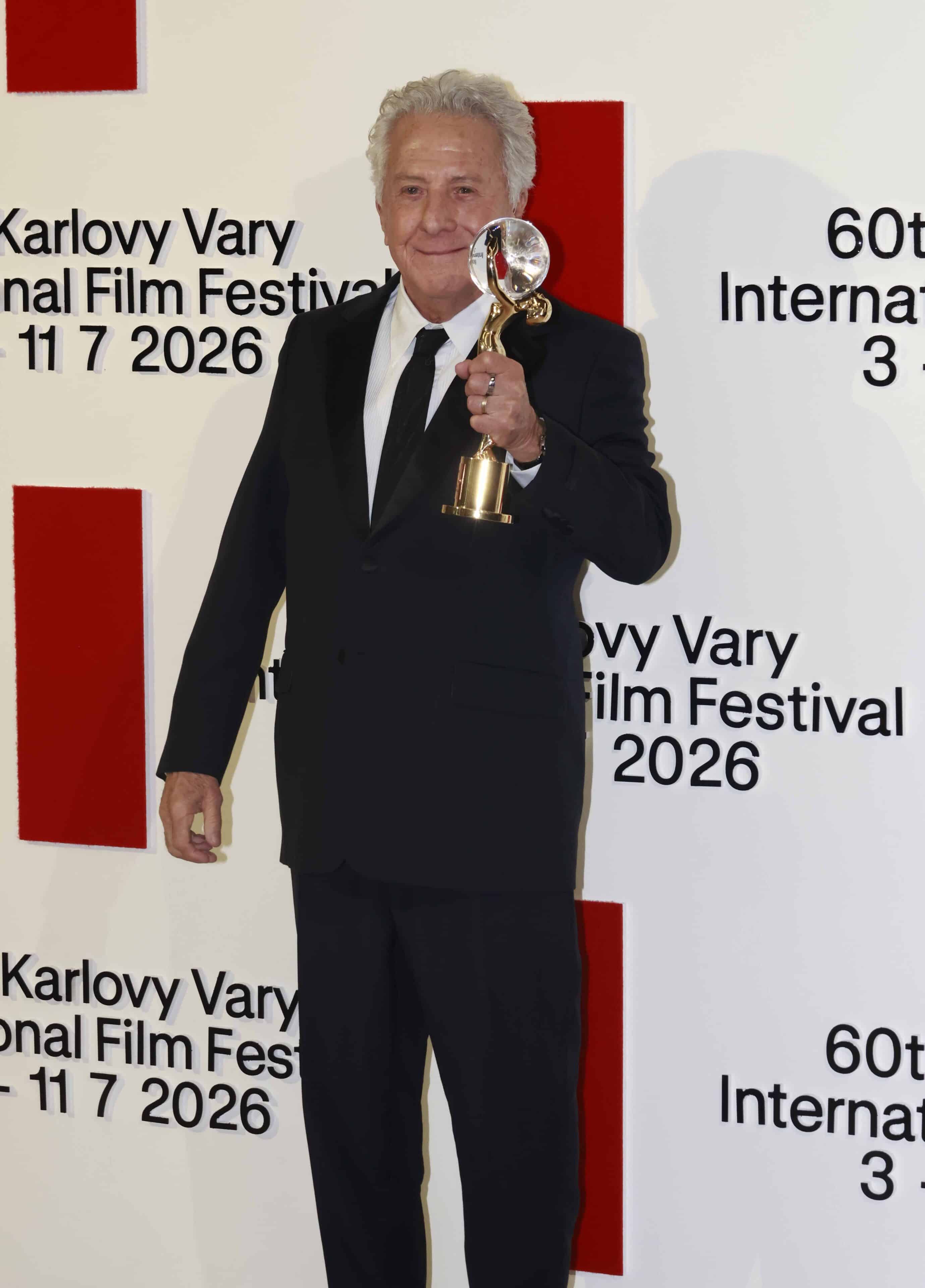 Herec Dustin Hoffman převzal v Karlových Varech Křišťálový globus. Foto: Nextfoto