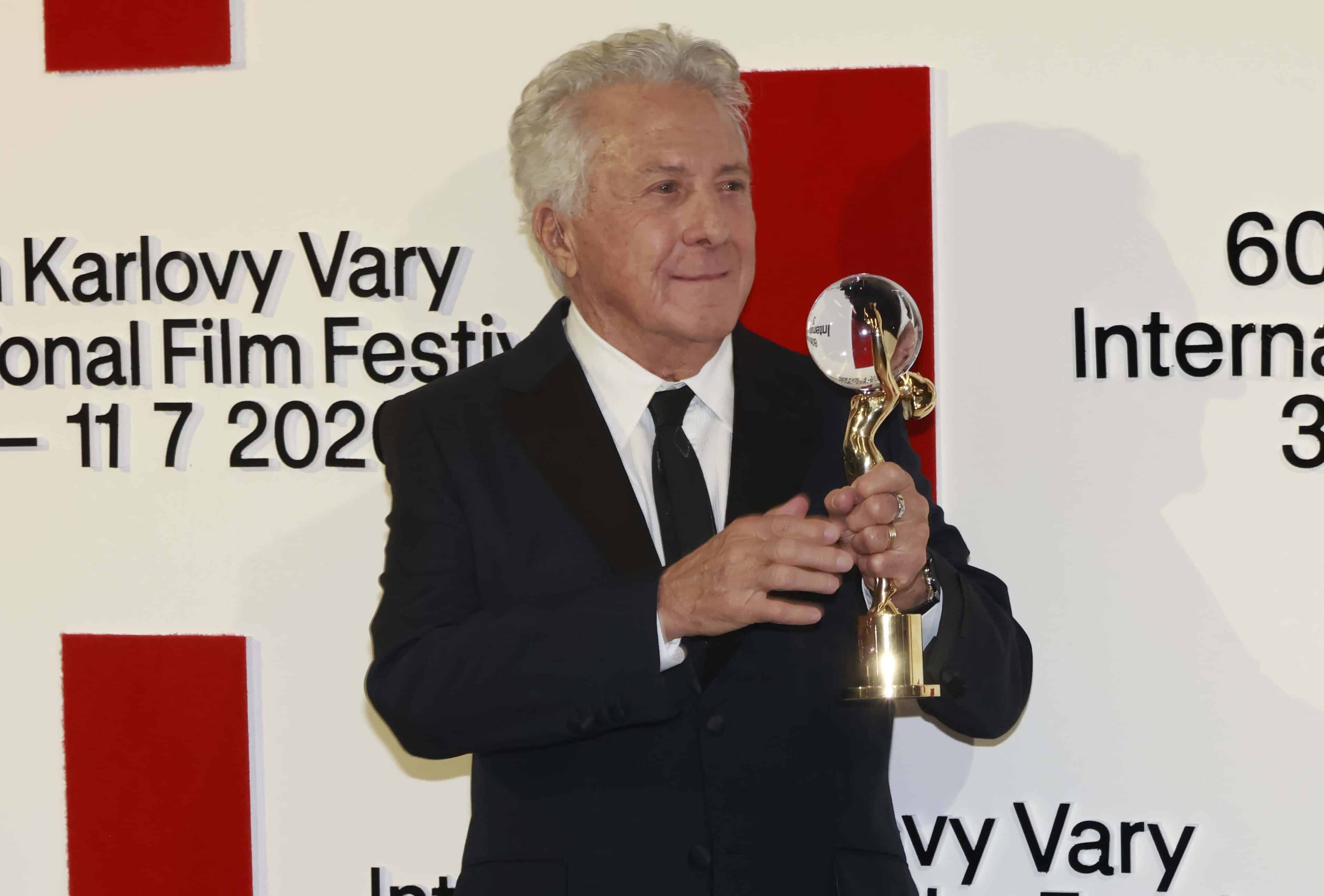 Herec Dustin Hoffman převzal v Karlových Varech Křišťálový globus. Foto: Nextfoto