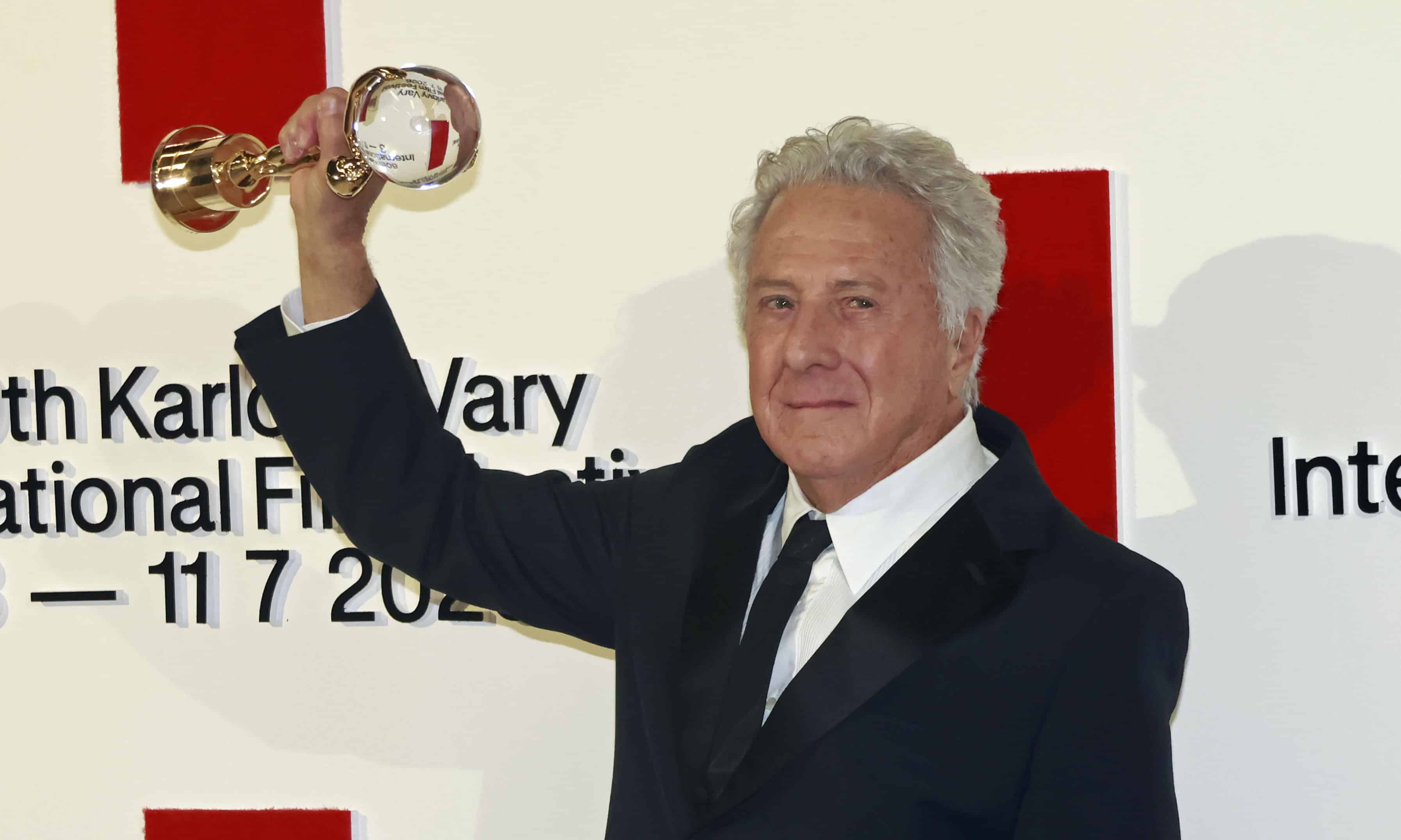 Herec Dustin Hoffman převzal v Karlových Varech Křišťálový globus. Foto: Nextfoto