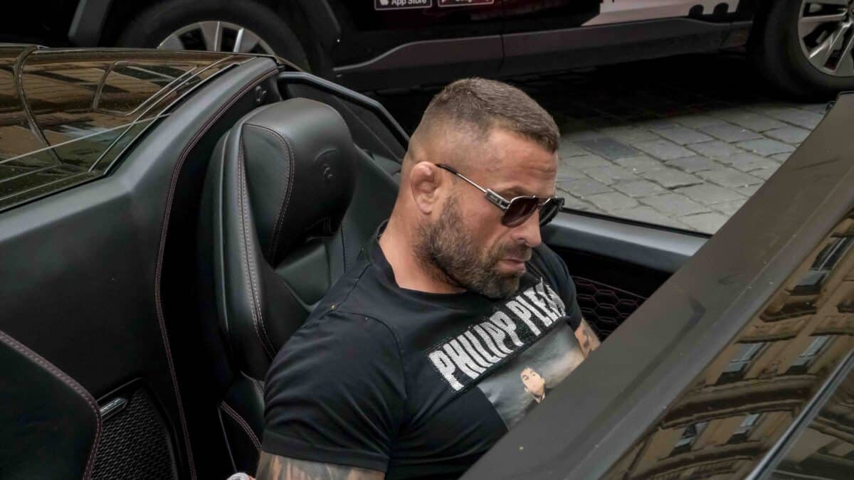 Karlos Vémola si potrpí na drahá auta. Foto: Nextfoto