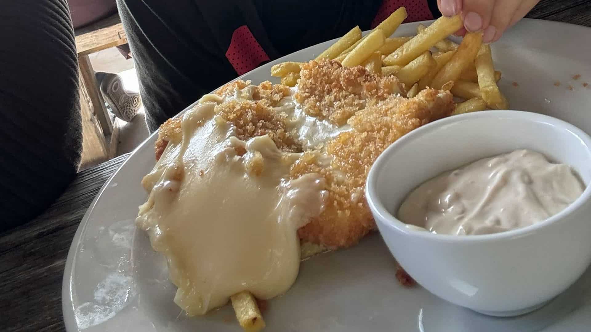 Smažený sýr na Labské boudě. Foto: X/tygrlive
