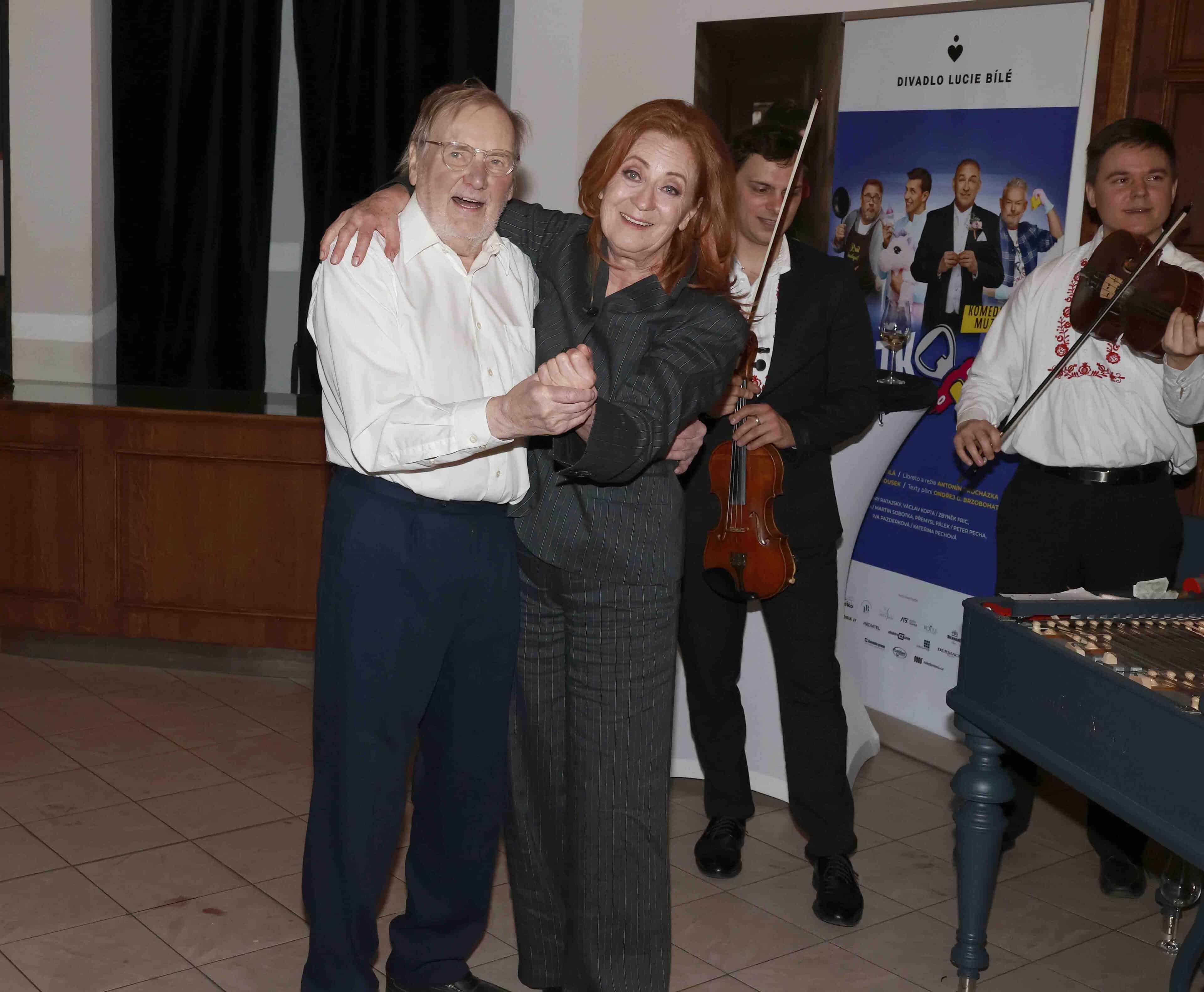 Jiří Štěpnička a Simona Stašová na oslavě narozenin. Foto: Nextfoto